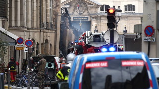 Пожар след газова експлозия в центъра на Париж, 29 души са ранени