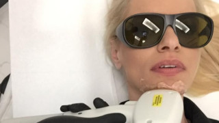 Вижте как Ива Екимова си маха космите по лицето