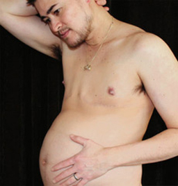 Tомас Бити пак е бременен – чака трето дете 