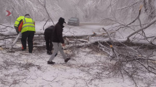 Смолян се справи с кризата с тока заради обилния снеговалеж