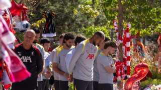 Ливърпул отдаде почит на Диого Жота и брат му Андре