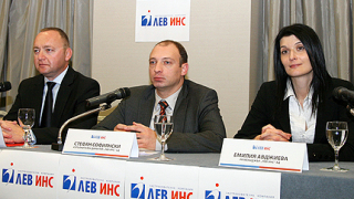 "Лев инс" заработи отново