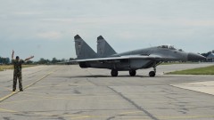 Български МиГ-29 оказаха помощ на пътнически самолет