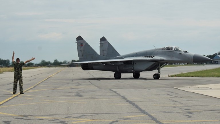 Пилотът на катастрофиралия в Черно море МиГ-29 не е оцелял.