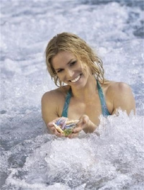 В Русия пъхнали в ареста болна плувкиня