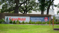 Exxon се договори (донякъде) с "Роснефт" за компенсиране на загуби за милиарди долари при напускане на съвместния им бизнес
