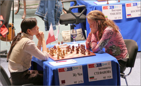 Антоанета Стефанова води в надпреварата по рапид в Пекин