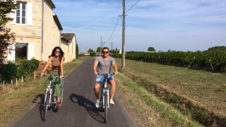 Славена Вътова върти педали в Сен Емилион