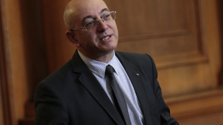 е отвличане на вниманието Това заяви пред БНТ Емил Димитров