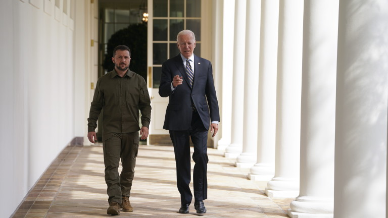Зеленски отива в Белия дом, докато военната помощ за Киев на САЩ остава неясна 