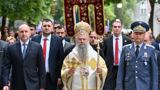 Радев в Пловдив: Да тачим историята си и да не забравяме, че пътят напред проправяме ние