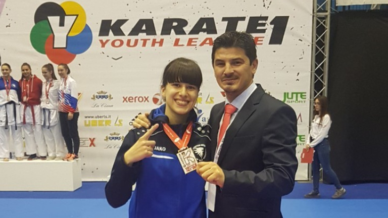 Ивана Каменова от карате клуб Никон стана шампионка на Световната