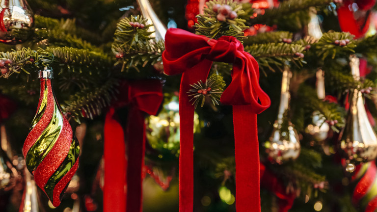 Глобалната индустрия с коледни украшения добива нови измерения