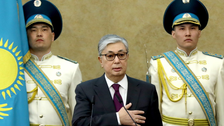 Новият президент на Казахстан се обяви за замяна на кирилицата с латиницата
