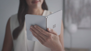 Microsoft представи бъдещето на лаптопите и сгъваемите телефони