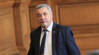 Лидерът на НФСБ Валери Симеонов не вярва че между България