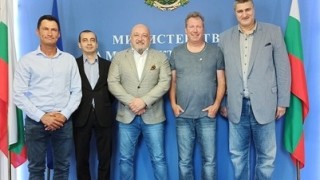 Министърът на младежта и спорта Красен Кралев проведе работна среща