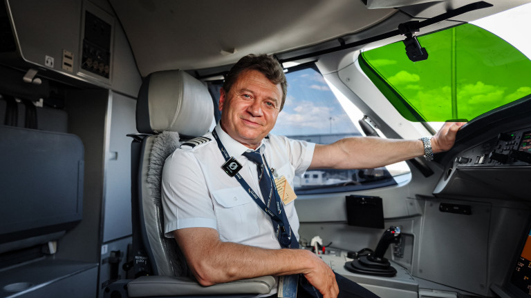 "Живот в облаците" с Bulgaria Air - авиацията винаги е била призвание за кап. Дилян Петров