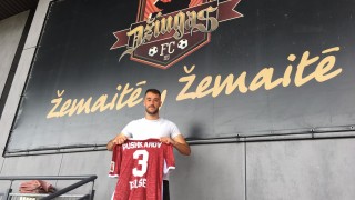 Кариерата на българския защитник Мирослав Пушкаров ще продължи в Литва