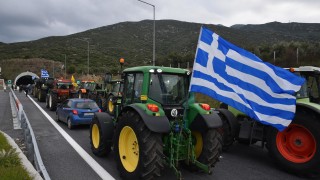 Забавени курсове загуби за милиони евро и риск за важни