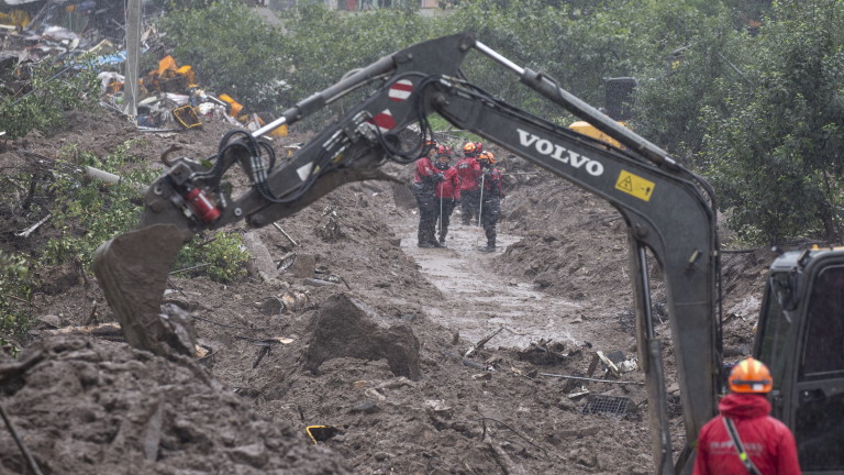 5500 души все още не са по домовете си след наводненията в Южна Корея