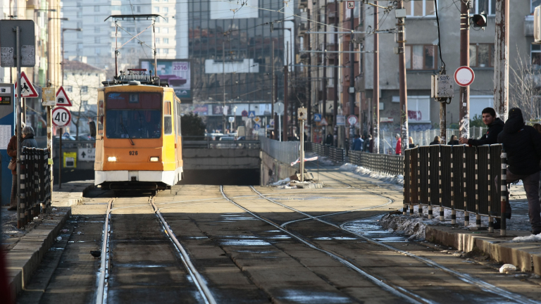 В София се запали трамвай, няма сериозно пострадали