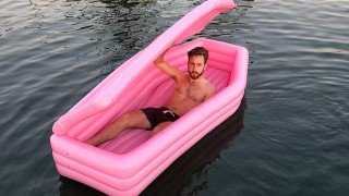 В последните години да се снабдим с модерни надуваеми играчки