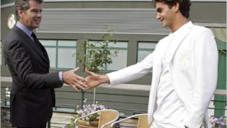 Агент 007 стиска палци за Федерер