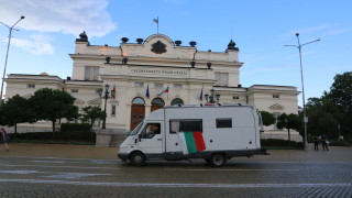 Все сме гледали гротески в парламента но такова чудо сякаш