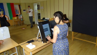 В 5 избирателни секции в страната машинното гласуване е прекратено