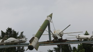 Израел засече ракета изстреляна от Йемен първата от началото