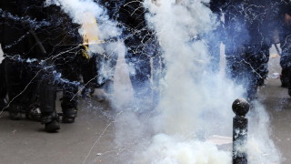 Франция стачкува срещу реформите на Макрон съобщава Ройтерс Протестите са