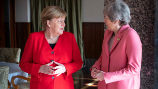 Британският заместник министър на отбраната Тобиас Елууд намекна че премиерът Тереза