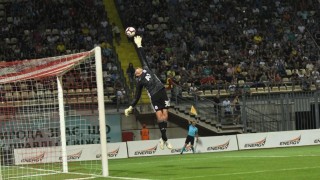 За Зоря у дома не гърми заря