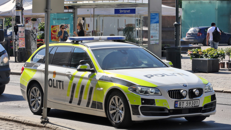 Норвежката полиция съобщи, че са простреляли въоръжен мъж, който откраднал