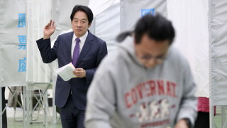 В събота сутринта тайванците се отправиха към избирателните секции за