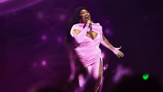 В момента Лизо е на турне и обикаля САЩ правейки