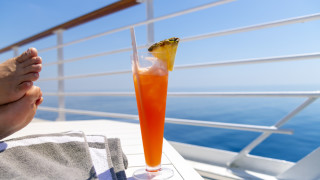 Тропическият Miami Vice дава името и на сериал от 80 те