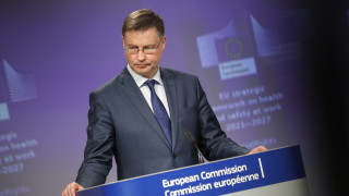 Румен Радев убеждава и Домбровскис за усилията ни в борбата с инфлацията