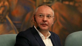 Спорът има ли място Сергей Станишев в евролистата се отразява