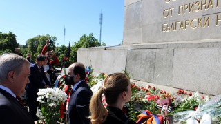 БСП и АБВ се кланят пред ПСА с руския посланик, 9 май бил преди всичко Ден на победата