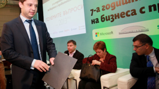 Дянков обеща консервативна политика, за да се изпълни Бюджет 2013