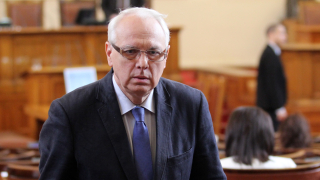ГЕРБ не пусна Велизар Енчев да стане член на комисия