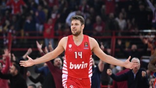 Българският баскетболист Александър Везенков сам потвърди че ще заиграе в