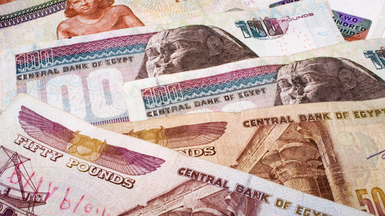 Рязък спад на египетската валута