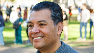 Губернаторът на американския щат Калифорния Гавин Нюсъм избра Алекс Падиля