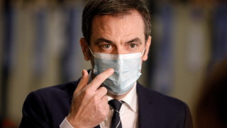 Правителството на Франция бе принудено да отложи плановете си които