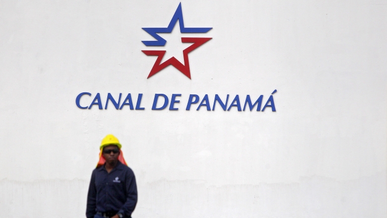 Администрацията на Панамския канал изключи възможността да го затвори за