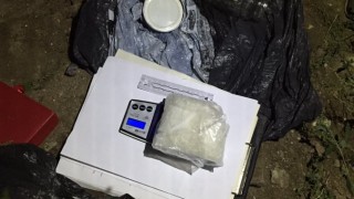 Закопчаха погребален агент в Димитров, докато вади буркани с кокаин
