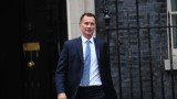 Новият британски финансов министър се отказа от повечето реформи на Лиз Тръс
